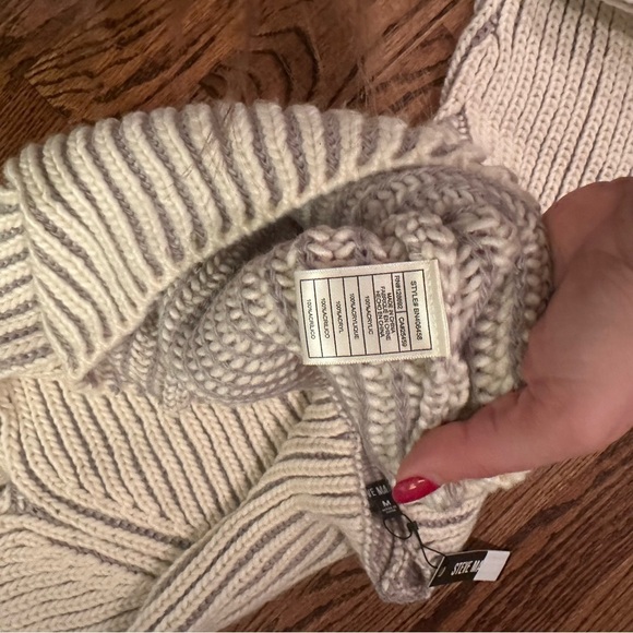 🆕 STEVE MADDEN Apparel Women's Terra Sweater SIZE medium - Picture 7 of 8